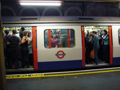 Party on a packed Circle Line train